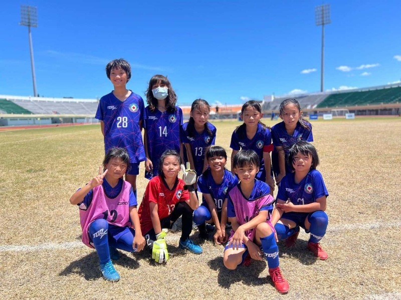 中原美育女足勇奪全國少年盃冠軍,魏嘉彥表揚小球員們的堅持與努力