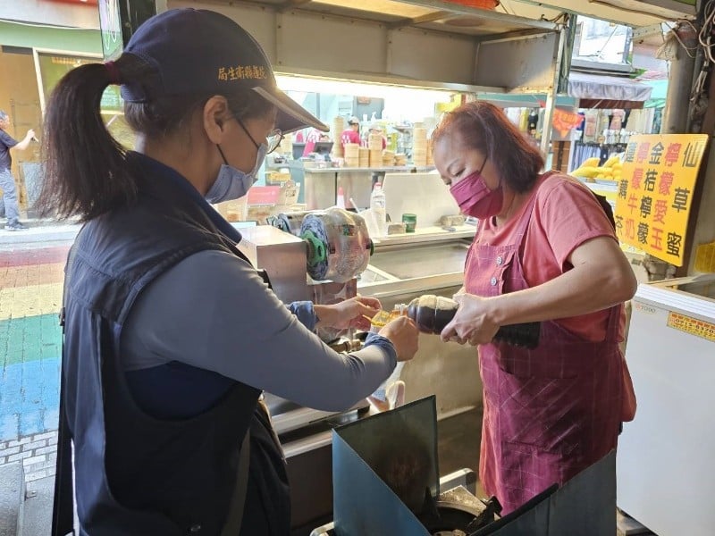 花蓮夏季飲品稽查結果:1件飲料不合格,業者遭罰3萬元