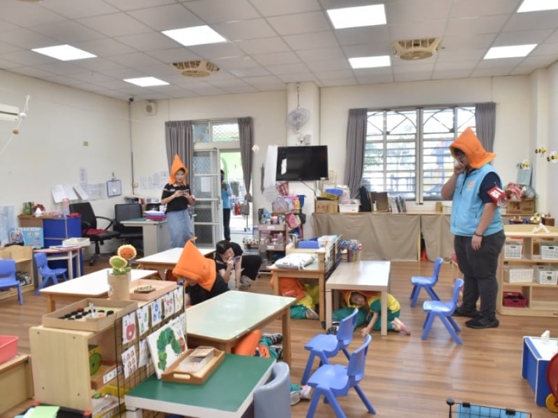 「國家防災日」警報響起 花蓮市幼演練疏散避難
