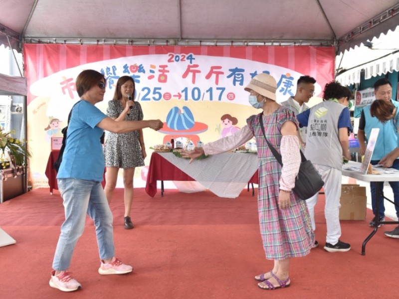 花蓮市「市市饗樂活」聯合促銷開跑，魏嘉彥邀鄉親逛市場享豐富好康