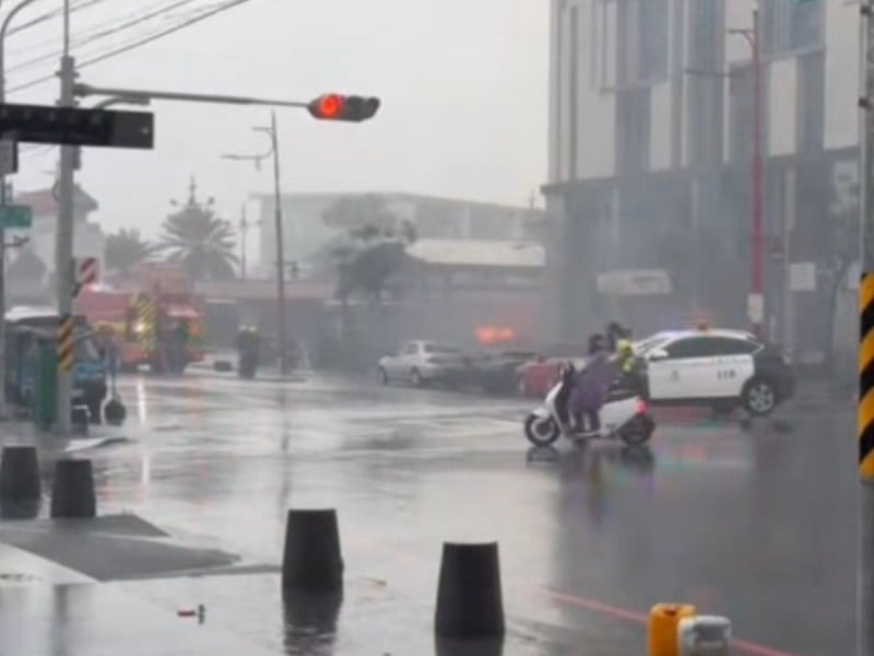 花蓮市重慶路倉庫驚傳火警 無人員傷亡火勢已撲滅
