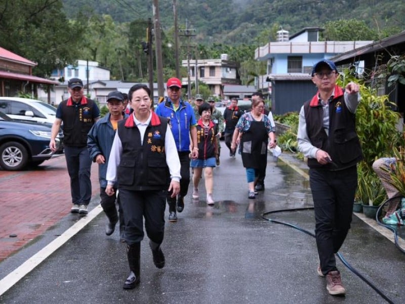 「康芮」過後 徐榛蔚四處勘災