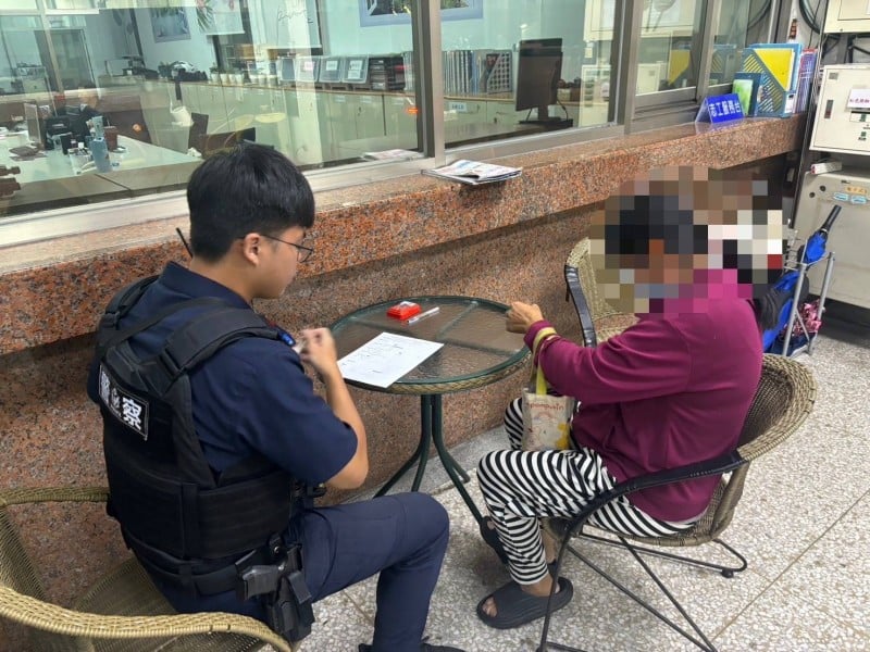 吉安警與機警店員合作阻詐 警民成功協助婦人免於詐騙