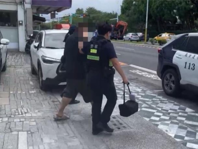 懸掛偽造車牌因為車內有毒品咖啡包