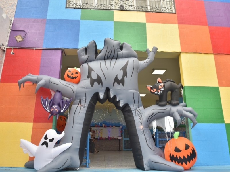 花蓮市幼萬聖市集熱鬧開張，魏嘉彥與鬼怪們High翻校園