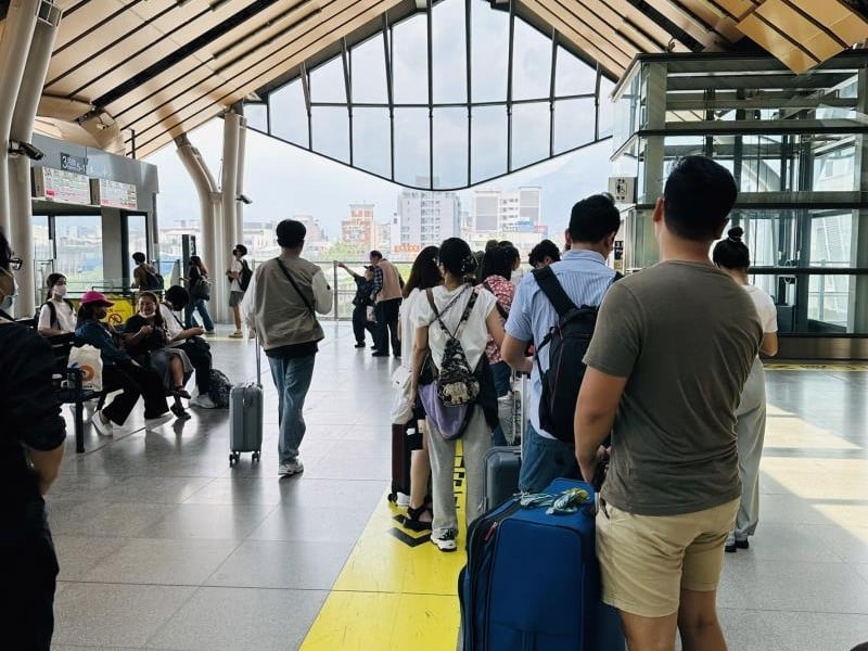台鐵活化車站空間 推出「攤車短期場地出租」