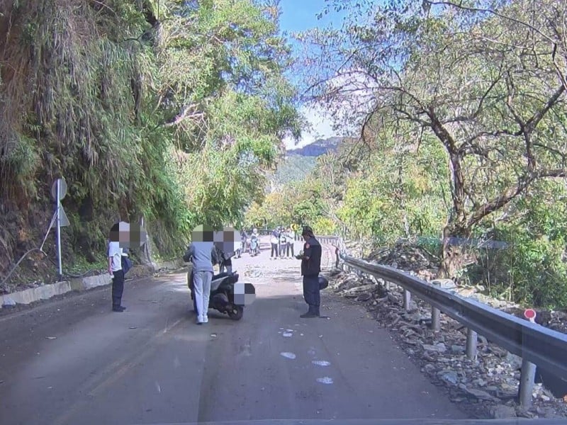 男子不慎自摔  合歡警上班途中熱心協助包紮