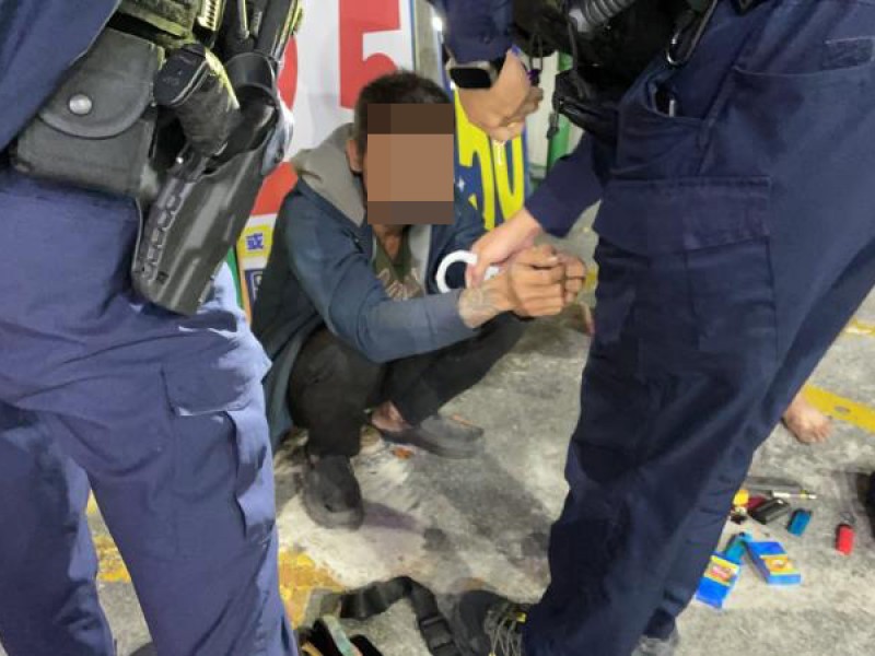 偷絞盤後剛好被失主遇上 警方在車上還查獲毒品
