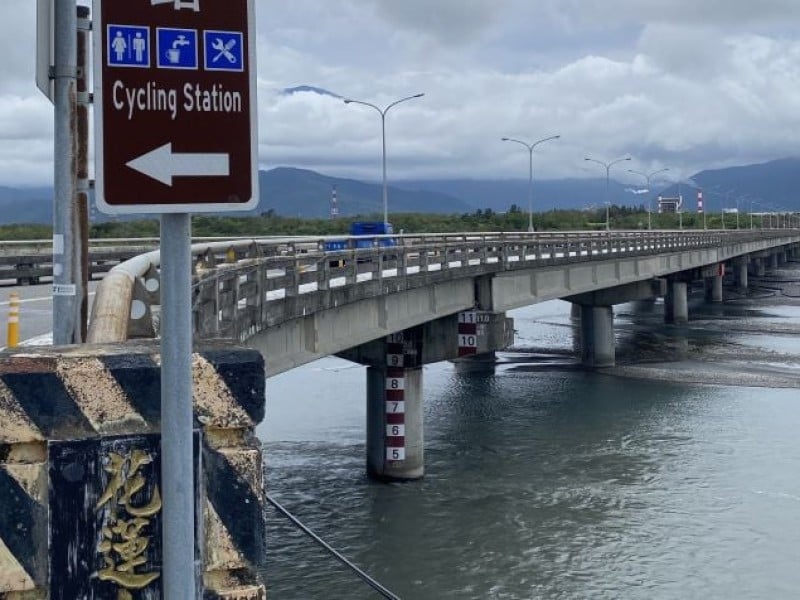 台11線花蓮大橋12月3日進行路面修補施工 交通管制提醒