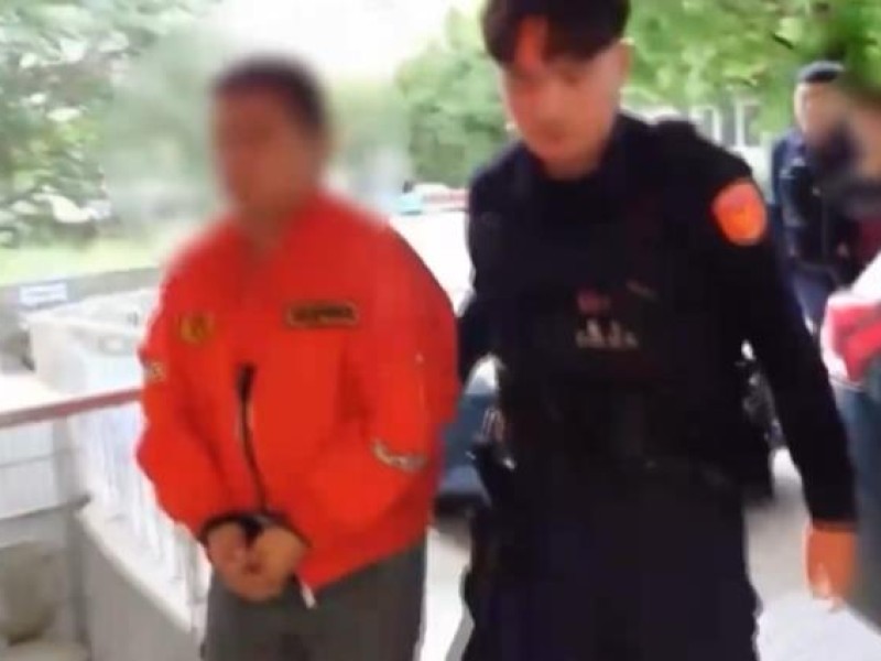 一個挑釁兩個 就被打了
