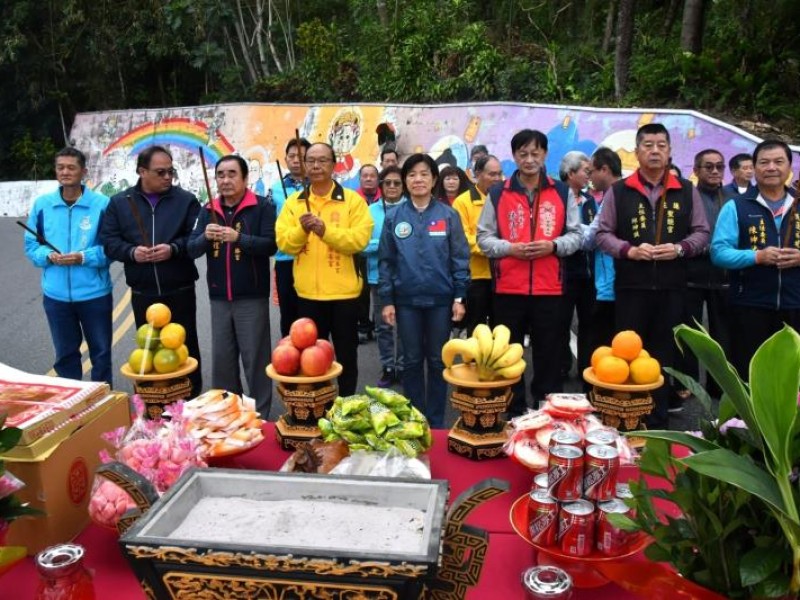 慈雲山懷恩園區牌樓完工揭牌