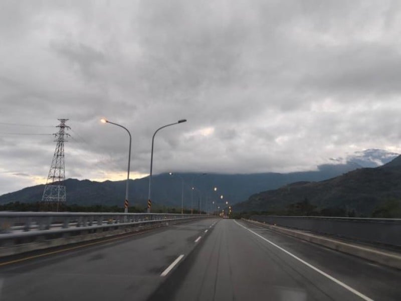 花東縱谷景觀大道的路燈到底耗不耗電？