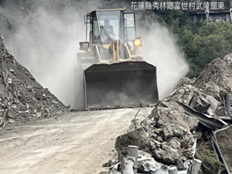 中橫西寶路段邊坡坍方 今上午搶通放行