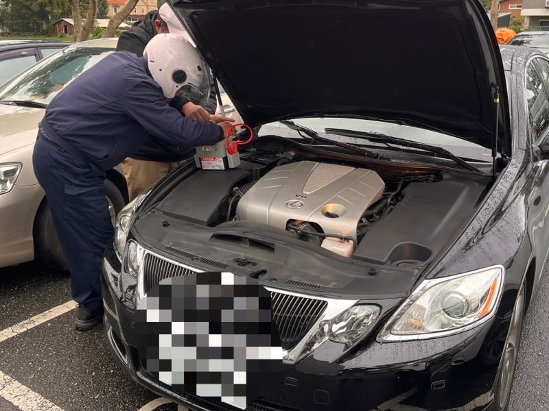 冬日車輛電瓶鬧脾氣!吉安暖警迅速排困,助車主重啟旅程