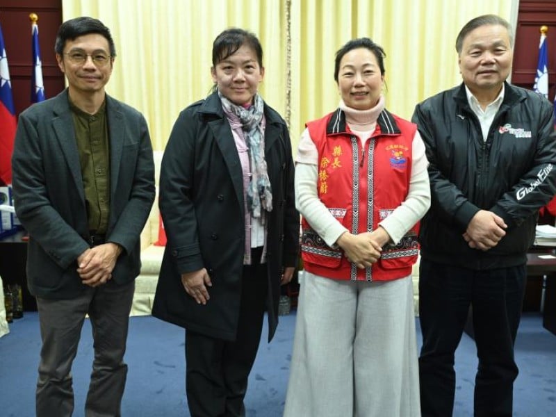 花蓮縣警局新任副局長高麗姬拜會徐榛蔚