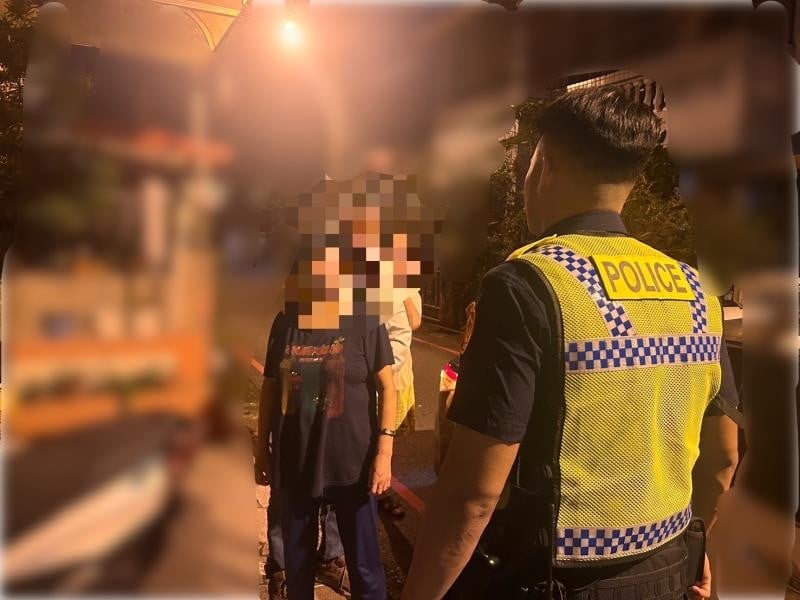 老婦暗夜迷途 員警助返家