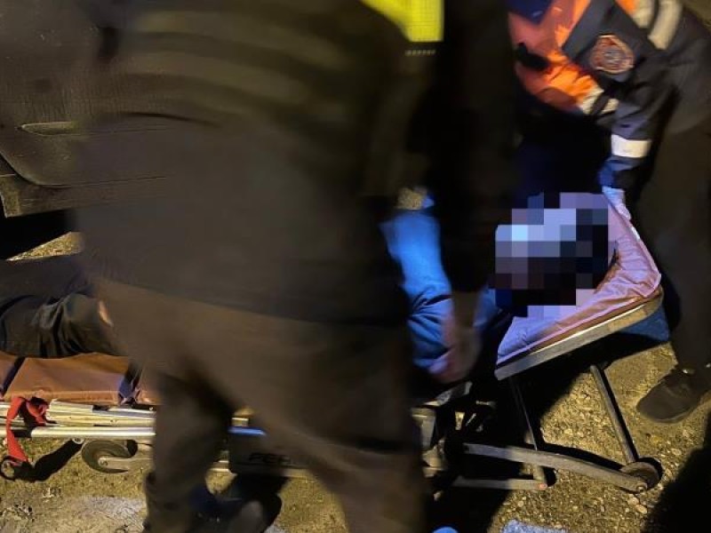 開車開到一半旁邊朋友突發急症 好在遇到警察