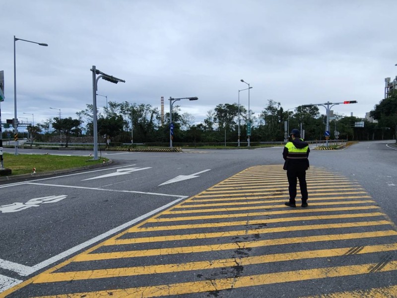 春節連假收假潮 新城警全力疏導車流 確保返家平安