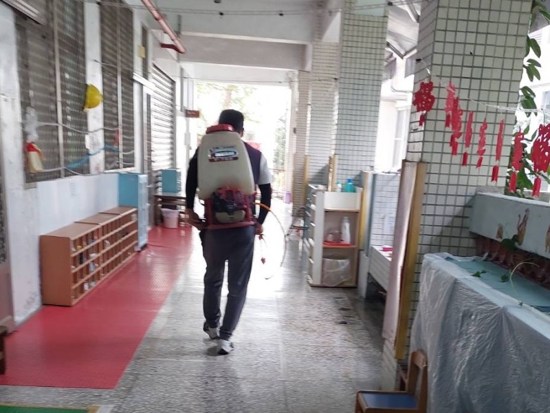 加強流感病毒防疫! 高中小玉里17校今起至2/11開學前 進行學區消毒