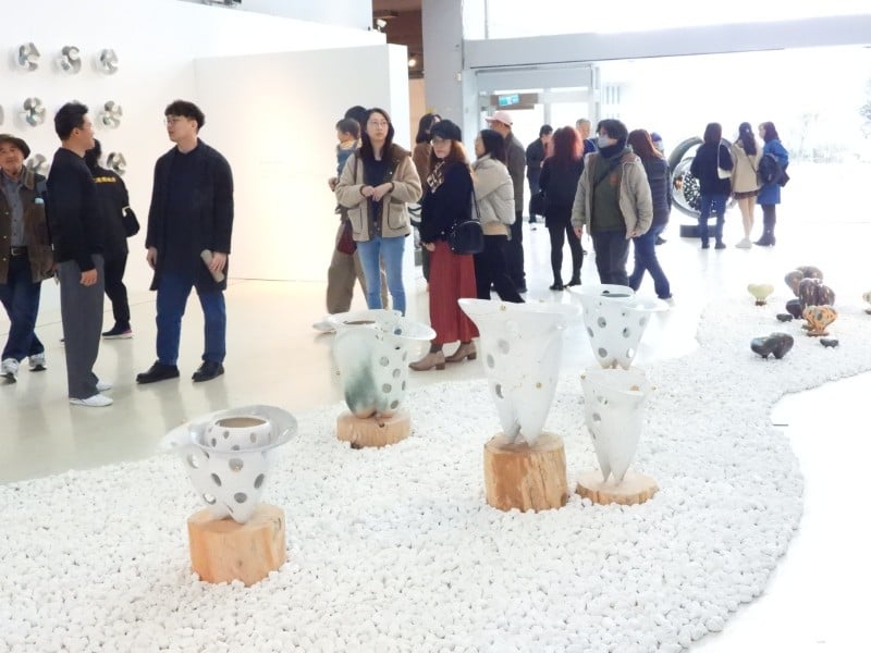 「彷彿若有光-彭雅美雕塑個展」盛大開幕,展現女性雕塑家的堅持與光輝