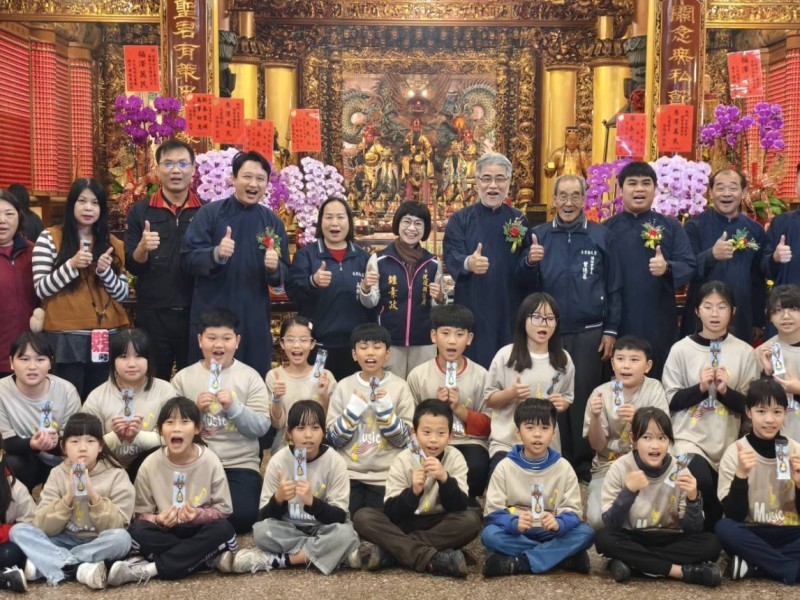 校友攜手學弟妹赴協天宮祈福 ! 中城國小合唱團獲全縣第一 將征戰全國賽