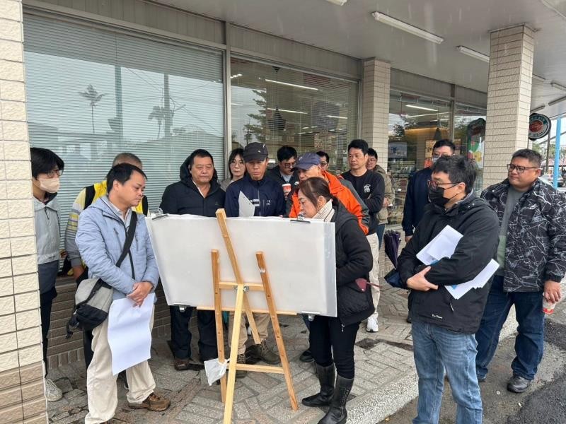笛布斯•顗賚邀相關單位會勘南埔八街、吉豐路一段路口