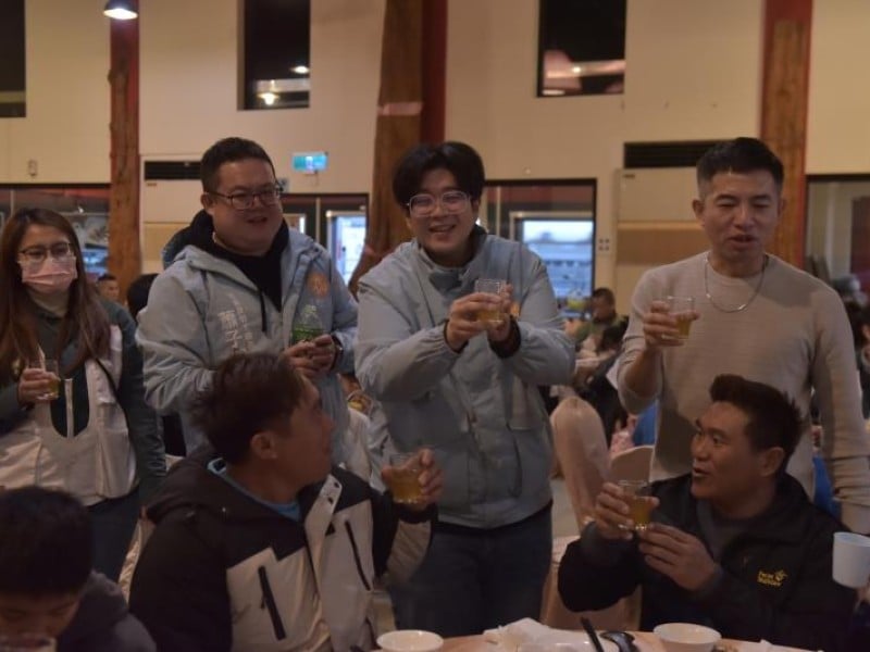 銘師父餐廳傳愛十年 助弱勢家庭