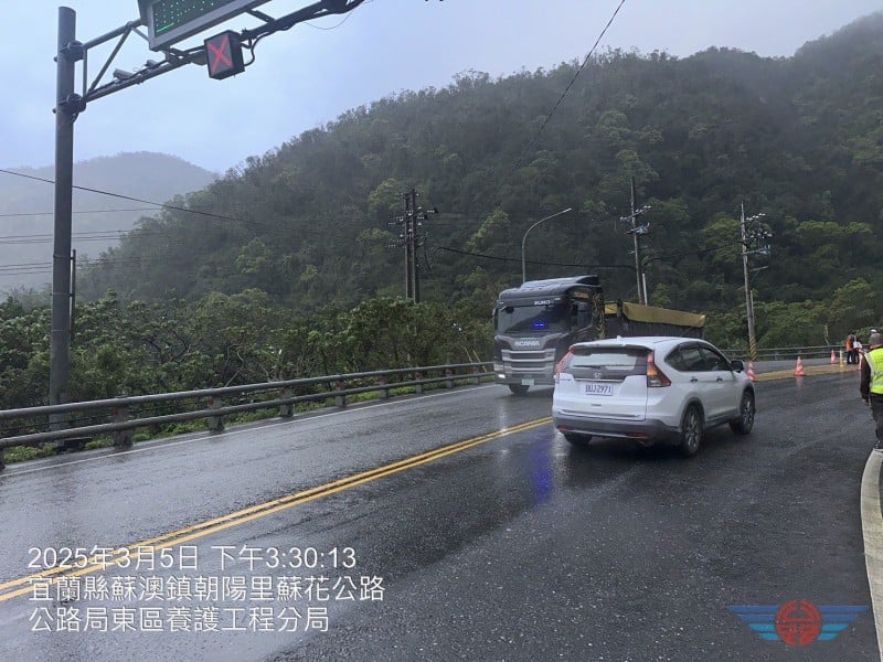台9線新澳隧道南口路燈傾倒事故 15:30 排除恢復通行