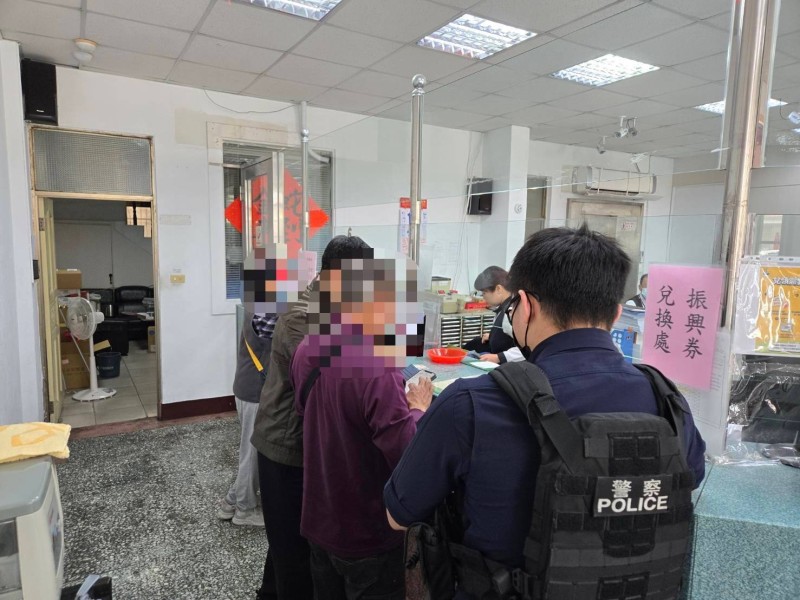 假旅遊真詐騙!吉安警機警攔阻60歲男匯出50萬