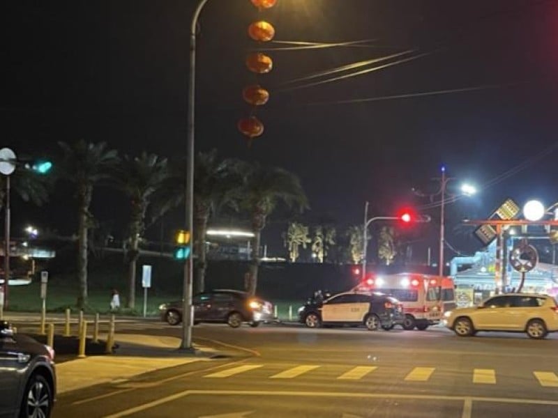 汽車轉彎不慎碰撞行人