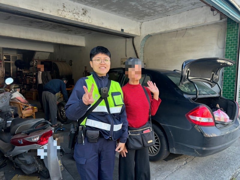 返鄉掃墓車竟故障 竹田警協助引導至修車廠