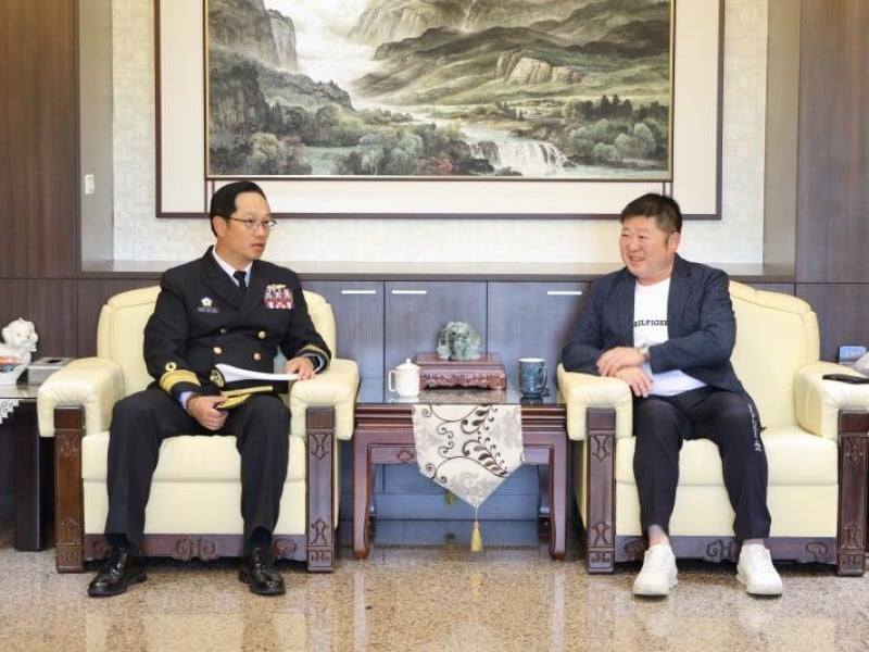 海軍敦睦遠航訓練支隊抵達花蓮港 少將支隊拜會議長張峻