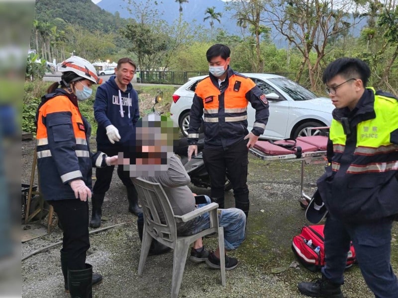 英勇警察即時救援 老翁跌落排水渠獲救