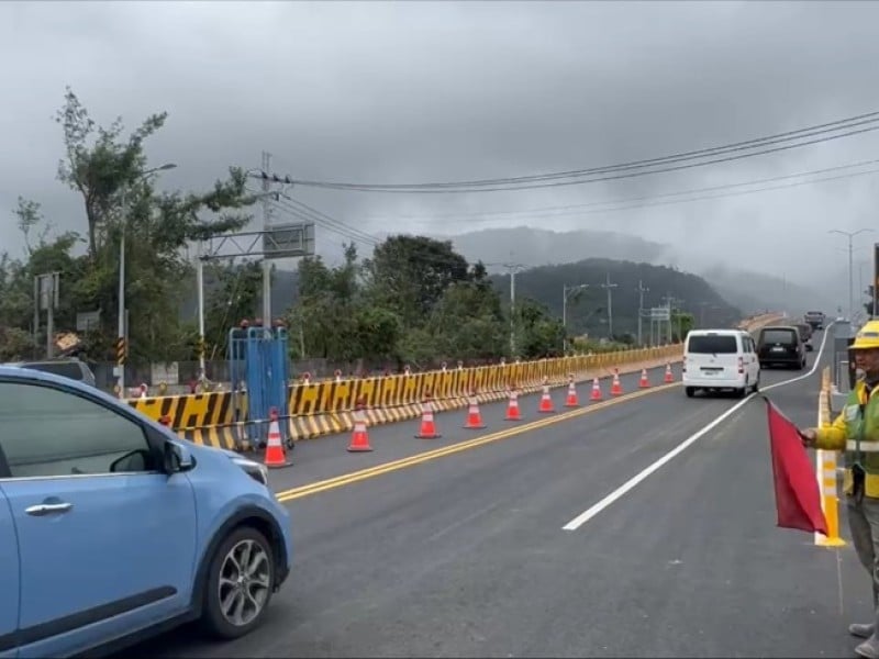 今下午2時玉里大橋「南下已改道新橋」玉警: 清明連假加強公墓疏導