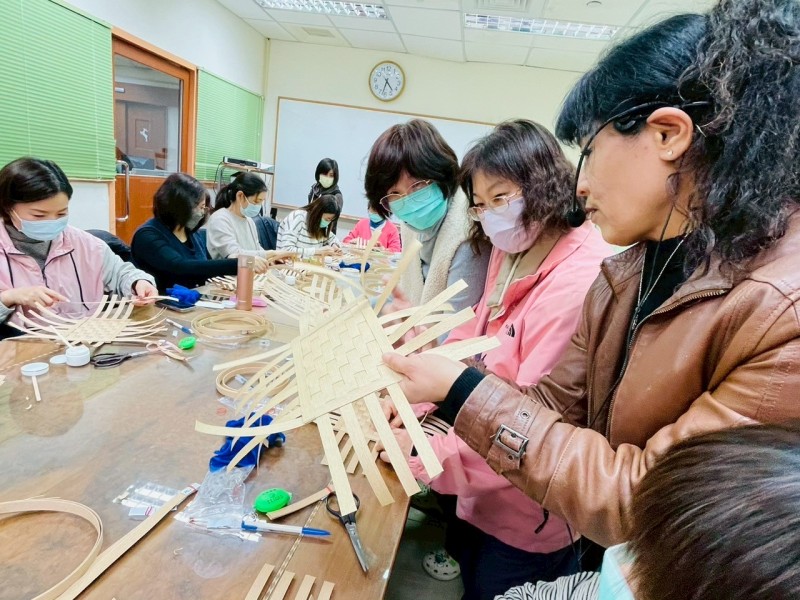 用雙手編織療癒時光 玉里醫院「手作紓壓課」解放心靈