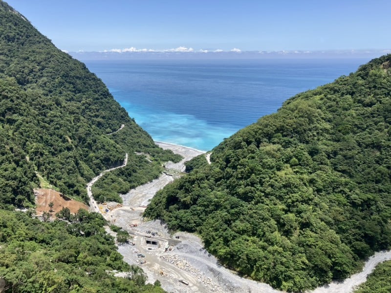 疏濬進度超前!石公溪清淤衝刺拚8月完工 徐榛蔚:守護蘇花交通安全不容鬆懈
