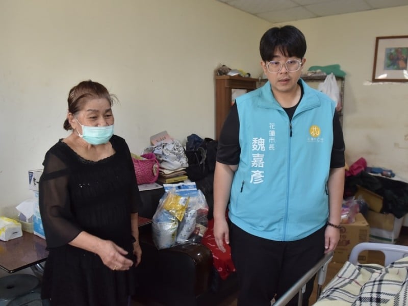 長期臥病家庭困頓 獲物資關懷