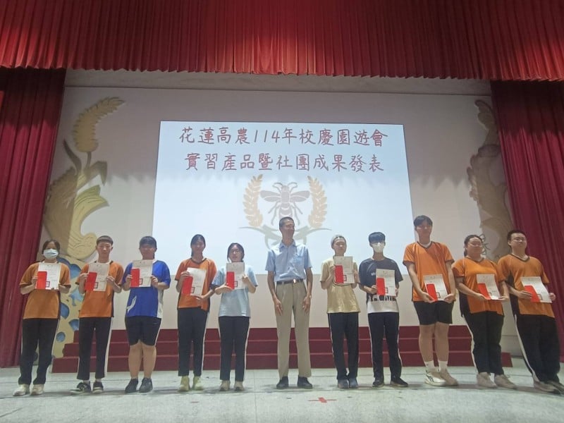 百年校慶園遊會熱鬧登場　十科聯展、社團尬場嗨翻全場