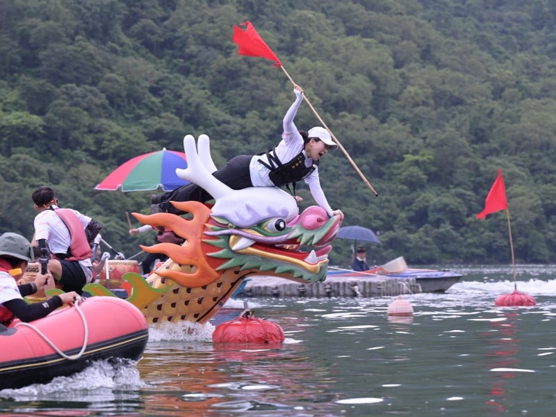 「花蓮慶端午」鯉魚展競技‧龍舟競渡嘉年華開幕! 73隊伍參加 縣府隊險勝議會隊