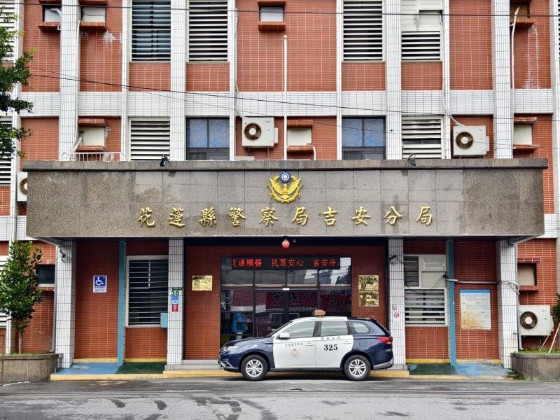 連4任分局長出狀況「貼符圍樹」! 吉安分局找道士、乩童抓鬼 稱「樹有常駐靈」