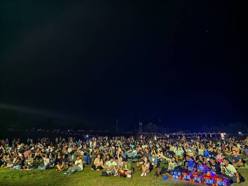 台東最美星空首場達魯瑪克開唱 湧入近2千星迷 小男孩樂團獻上專場規格飆唱十首人氣歌曲