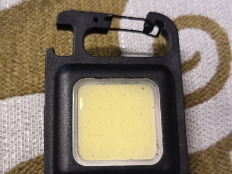 避難包LED手電筒「充電過熱冒煙」縣府回應: 注意鋰電池使用安全 可向村里辦公處登記換貨