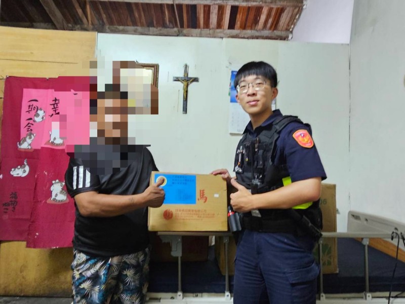 攜手傳愛進部落 普伽藍慈善會結合新城警關懷弱勢家庭
