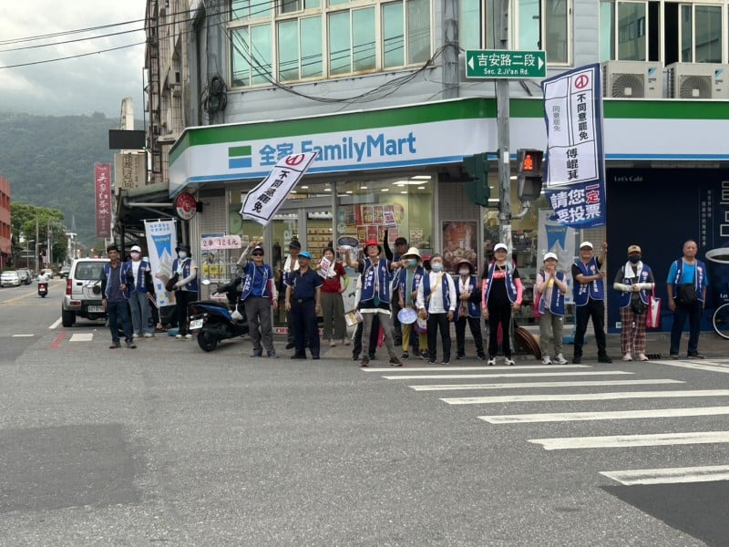 傅崐萁、徐榛蔚聯手掃街拜票　藍營呼籲拒絕政治清算：7月26日投下「不同意罷免」守護花蓮
