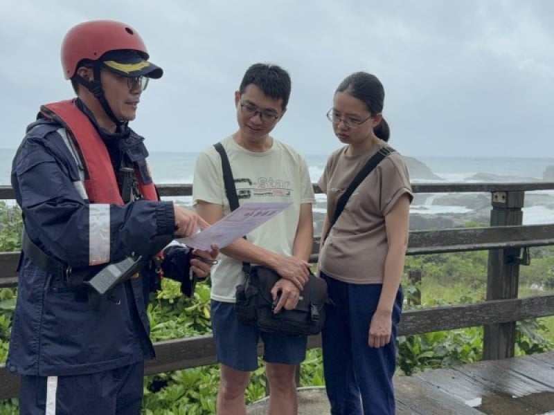 輕颱薇帕來襲 離海邊遠點