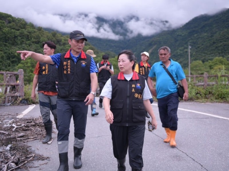 豪雨讓花蓮南區鄉鎮災情嚴重 徐榛蔚率隊勘災