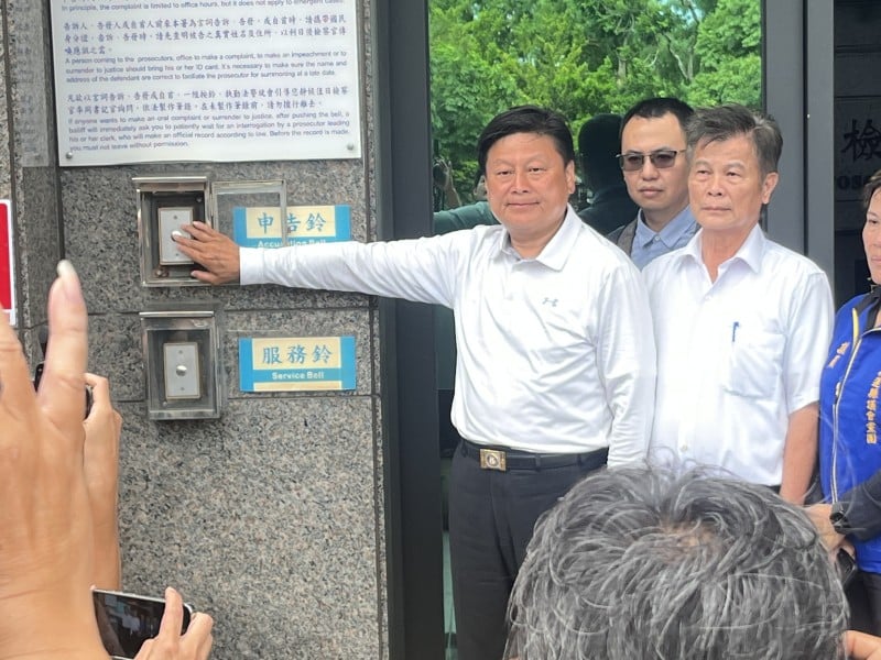 童子賢未提證據挨轟造謠 傅崐萁赴花蓮地檢署提告:已涉違選罷法