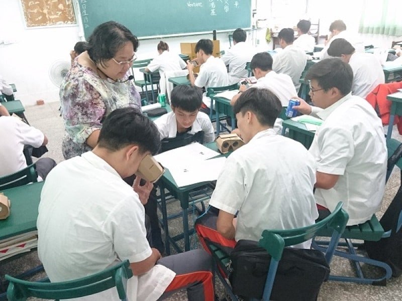 用科技與愛點亮希望 花蓮高工姚孟君老師榮獲114年師鐸獎