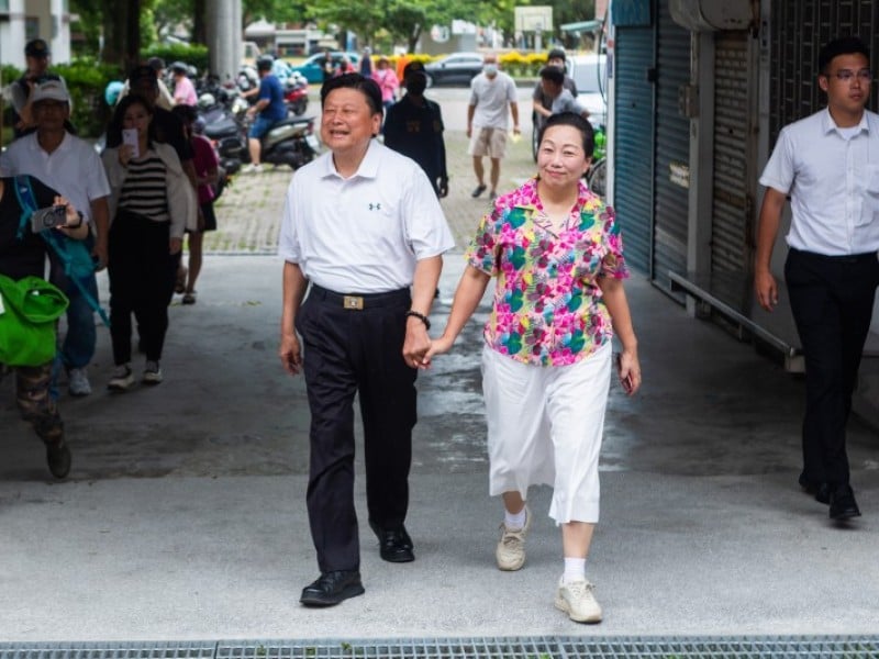 罷免投票日 傅崐萁完成投票