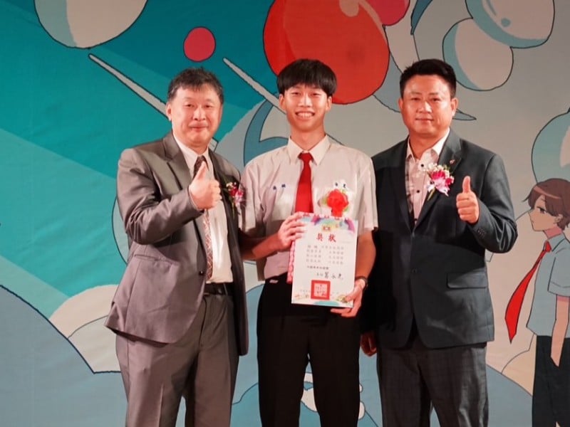 海星高中分科測驗錄取率100% 校友楊颺錄取中山醫學大學醫學系 合計應屆國立大學錄取率高達62%